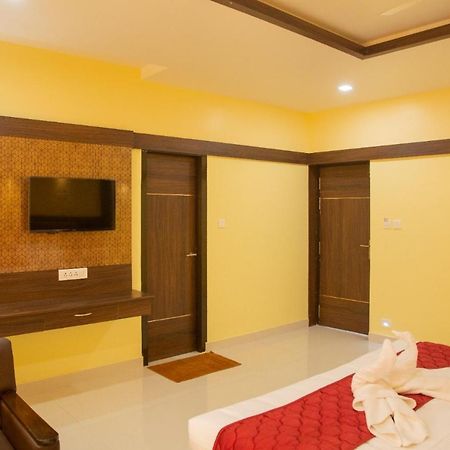 Sri Balaji Grand Hotel Кумбаконам Екстериор снимка