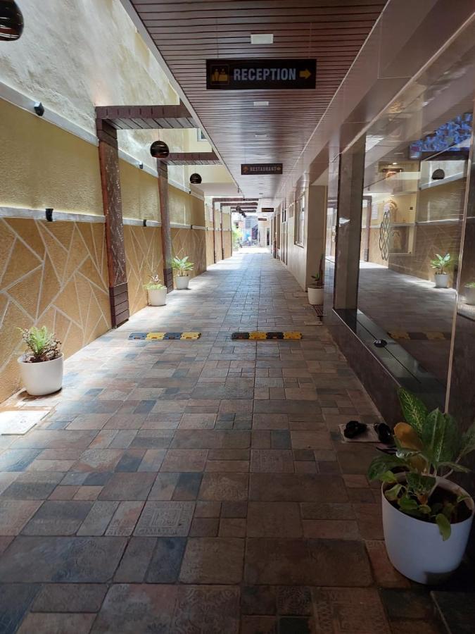 Sri Balaji Grand Hotel Кумбаконам Екстериор снимка