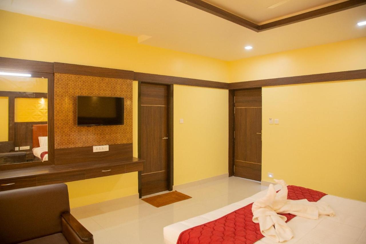 Sri Balaji Grand Hotel Кумбаконам Екстериор снимка