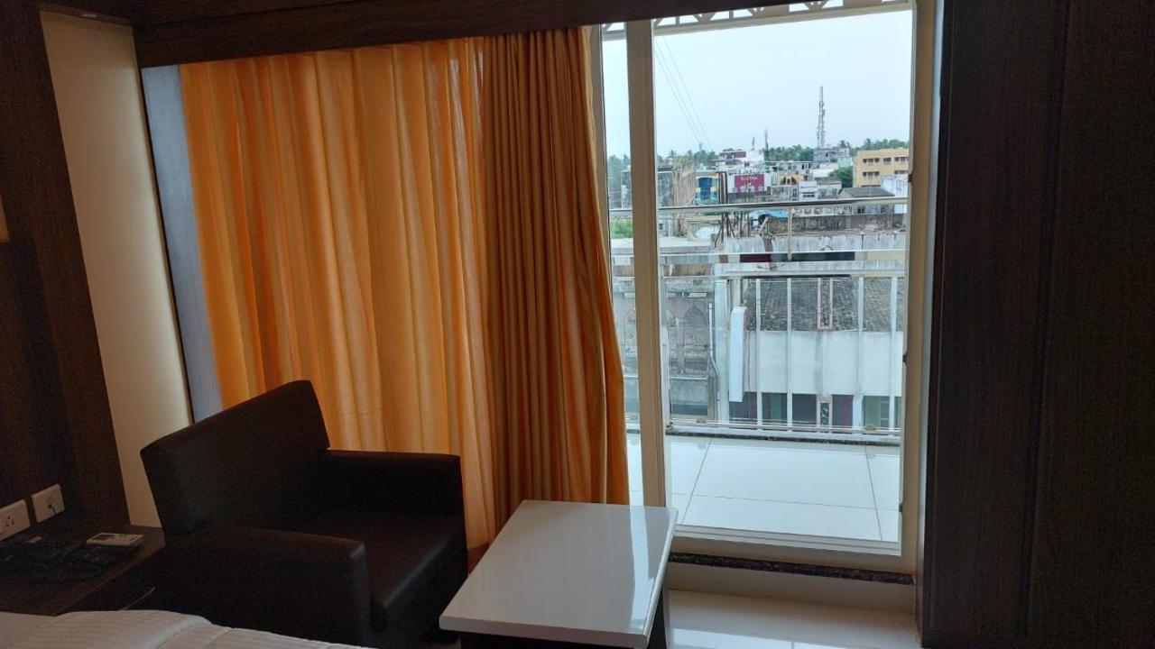 Sri Balaji Grand Hotel Кумбаконам Екстериор снимка