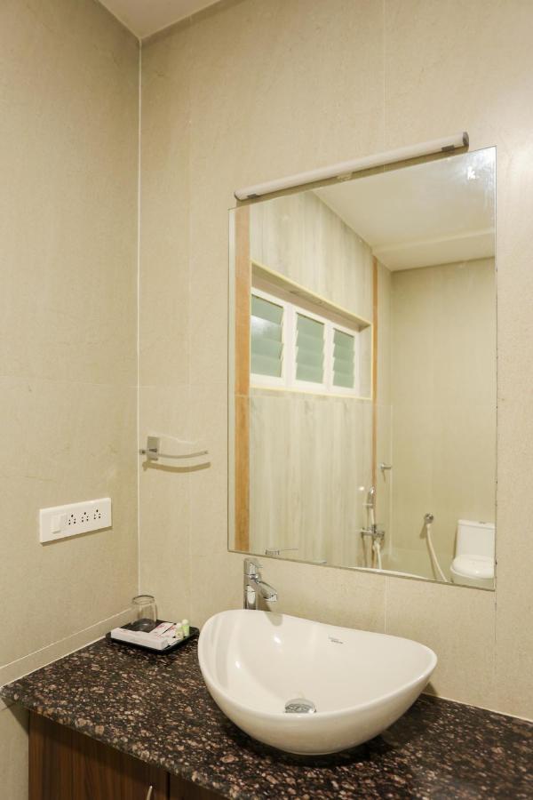 Sri Balaji Grand Hotel Кумбаконам Екстериор снимка